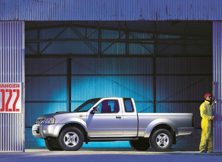  Nissan Navara Pickup King Cab 2001 года  (UK) (фото 3 из 4)